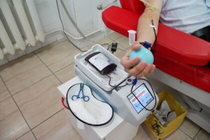 Elevii seminarişti gălăţeni au donat sânge pentru semenii lor din spitale – fotografia 15