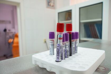 Elevii seminarişti gălăţeni au donat sânge pentru semenii lor din spitale – fotografia 16
