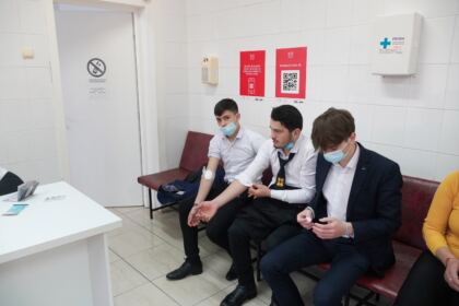 Elevii seminarişti gălăţeni au donat sânge pentru semenii lor din spitale – fotografia 21
