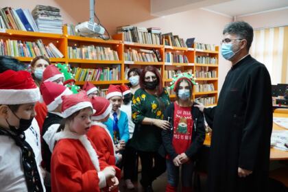 Daruri pentru copiii de la Şcoala Specială „Constantin Pufan“ din Galaţi – fotografia 12