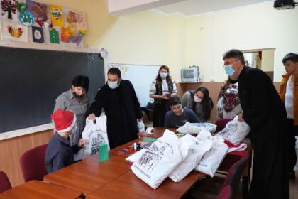Daruri pentru copiii de la Şcoala Specială „Constantin Pufan“ din Galaţi – fotografia 21