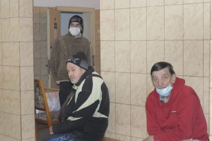 Activităţi social-filantropice pentru semenii nevoiaşi la parohia „Sf. Antonie“ din Brăila – fotografia 8