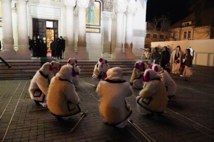 Festivalul de datini şi obiceiuri la Naşterea Domnului şi Anul Nou „Tudor Pamfile“ la Galaţi – fotografia 21