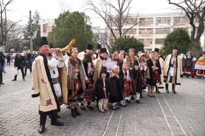 Festivalul de datini şi obiceiuri la Naşterea Domnului şi Anul Nou „Tudor Pamfile“ la Galaţi – fotografia 25