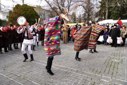 Festivalul de datini şi obiceiuri la Naşterea Domnului şi Anul Nou „Tudor Pamfile“ la Galaţi – fotografia 38
