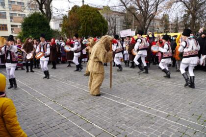 Festivalul de datini şi obiceiuri la Naşterea Domnului şi Anul Nou „Tudor Pamfile“ la Galaţi – fotografia 40