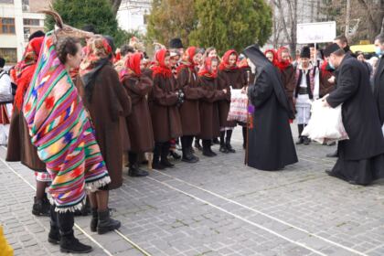 Festivalul de datini şi obiceiuri la Naşterea Domnului şi Anul Nou „Tudor Pamfile“ la Galaţi – fotografia 41