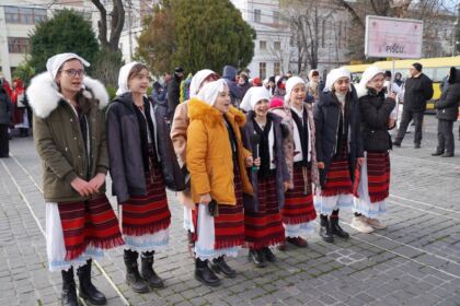 Festivalul de datini şi obiceiuri la Naşterea Domnului şi Anul Nou „Tudor Pamfile“ la Galaţi – fotografia 46