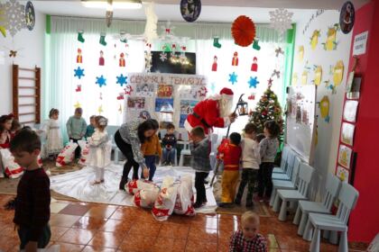 Daruri pentru copiii de la Grădiniţa „Familia“ din Brăila – fotografia 14