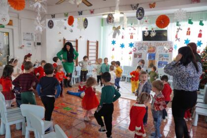 Daruri pentru copiii de la Grădiniţa „Familia“ din Brăila – fotografia 16