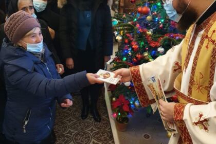 Ierarhul Dunării de Jos a trimis daruri la Centrul Medico-Social din localitatea Pechea, judeţul Galaţi – fotografia 4