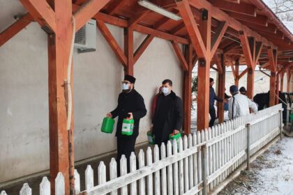 Ierarhul Dunării de Jos a trimis daruri la Centrul Medico-Social din localitatea Pechea, judeţul Galaţi – fotografia 8