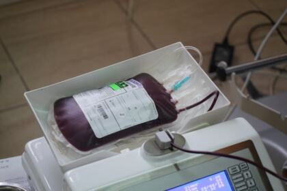 Acţiune de donare de sânge a preoţilor şi credincioşilor din Tecuci – fotografia 9