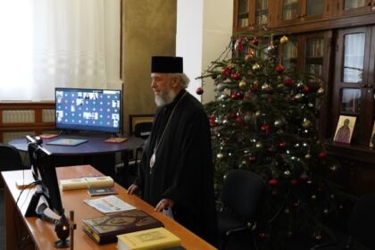 Elevii seminarişti gălăţeni l-au omagiat astăzi pe poetul naţional Mihai Eminescu – fotografia 9