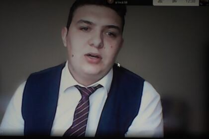 Elevii seminarişti gălăţeni l-au omagiat astăzi pe poetul naţional Mihai Eminescu – fotografia 25