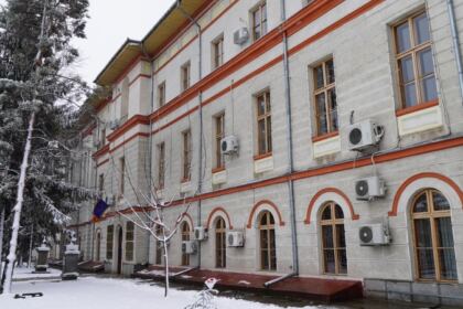 Simpozion studenţesc la Galaţi dedicat Sfinţilor Trei Ierarhi – fotografia 1