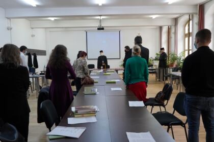 Simpozion studenţesc la Galaţi dedicat Sfinţilor Trei Ierarhi – fotografia 8