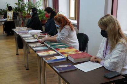 Simpozion studenţesc la Galaţi dedicat Sfinţilor Trei Ierarhi – fotografia 12