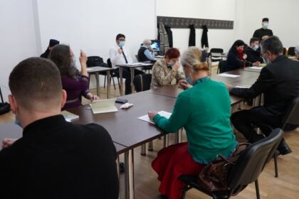 Simpozion studenţesc la Galaţi dedicat Sfinţilor Trei Ierarhi – fotografia 13