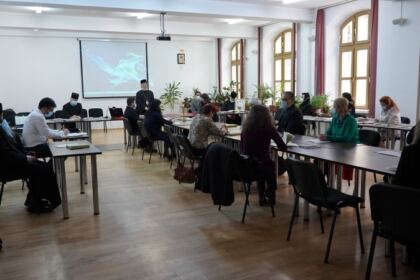 Simpozion studenţesc la Galaţi dedicat Sfinţilor Trei Ierarhi – fotografia 17