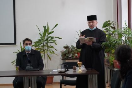 Simpozion studenţesc la Galaţi dedicat Sfinţilor Trei Ierarhi – fotografia 24