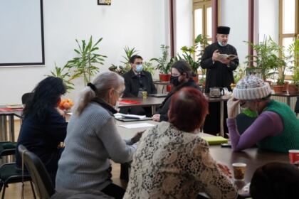 Simpozion studenţesc la Galaţi dedicat Sfinţilor Trei Ierarhi – fotografia 25