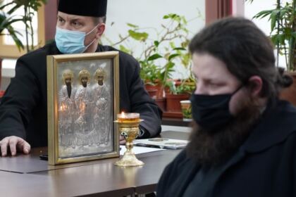 Simpozion studenţesc la Galaţi dedicat Sfinţilor Trei Ierarhi – fotografia 35