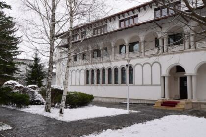 Simpozion interliceal organizat de Seminarul Teologic Ortodox „Sfântul Apostol Andrei“ din Galaţi – fotografia 1