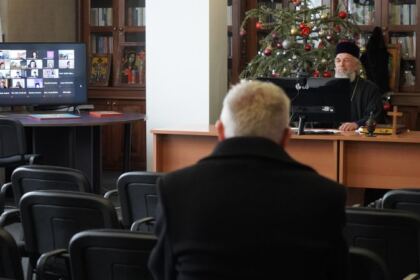Simpozion interliceal organizat de Seminarul Teologic Ortodox „Sfântul Apostol Andrei“ din Galaţi – fotografia 13