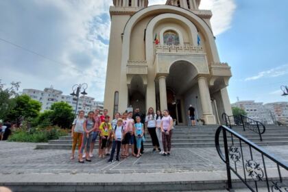 Activităţi de vară pentru copiii din trei parohii brăilene – fotografia 7