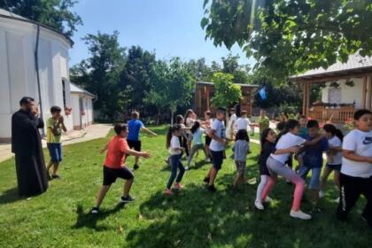 Activități de vară pentru 40 de copii din Ianca – fotografia 6