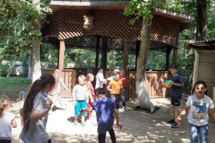 Tabără de vară pentru 25 de copii din cadrul Asociației „Sfântul Vasile cel Mare“ din Galați – fotografia 10