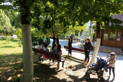 Mănăstirea Toflea, gazdă primitoare pentru copii pe timpul verii – fotografia 5