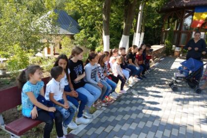Mănăstirea Toflea, gazdă primitoare pentru copii pe timpul verii – fotografia 9