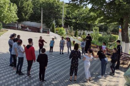Mănăstirea Toflea, gazdă primitoare pentru copii pe timpul verii – fotografia 16