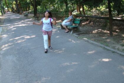 Bucurii pentru copiii din mica localitate Mărtăceşti – fotografia 15