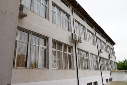 Elevii seminarişti gălăţeni au primit daruri din partea ierarhului Dunării de Jos – fotografia 1