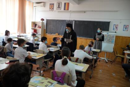 Elevii seminarişti gălăţeni au primit daruri din partea ierarhului Dunării de Jos – fotografia 11