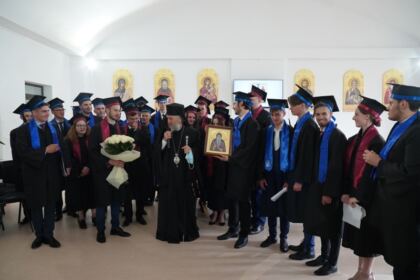 Cursul festiv al elevilor din anul terminal de la Seminarului Teologic Ortodox „Sfântul Apostol Andrei“ din Galaţi – fotografia 8