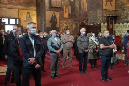 Slujire arhierească şi daruri pentru persoanele cu deficienţă de vedere în Arhiepiscopia Dunării de Jos – fotografia 11