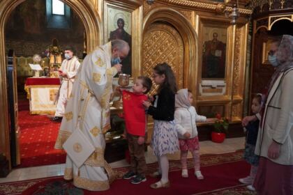 Slujire arhierească şi daruri pentru persoanele cu deficienţă de vedere în Arhiepiscopia Dunării de Jos – fotografia 21