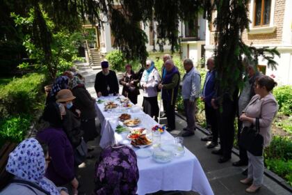 Slujire arhierească şi daruri pentru persoanele cu deficienţă de vedere în Arhiepiscopia Dunării de Jos – fotografia 28