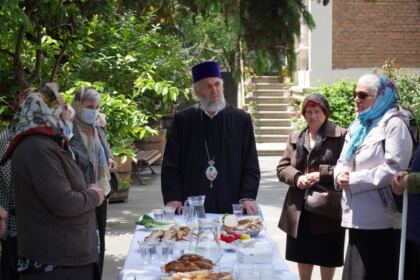 Slujire arhierească şi daruri pentru persoanele cu deficienţă de vedere în Arhiepiscopia Dunării de Jos – fotografia 29