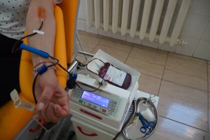 O nouă acţiune de donare de sânge a preoţilor şi tinerilor tecuceni – fotografia 19
