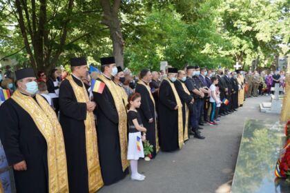 Ziua Eroilor în Arhiepiscopia Dunării de Jos – fotografia 16