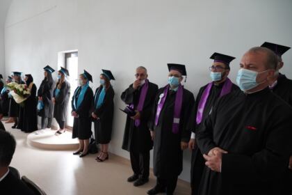 Cursul festiv al studenţilor şi masteranzilor teologi gălăţeni – fotografia 3