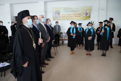 Cursul festiv al studenţilor şi masteranzilor teologi gălăţeni – fotografia 10