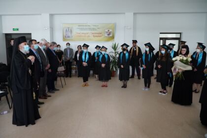 Cursul festiv al studenţilor şi masteranzilor teologi gălăţeni – fotografia 16