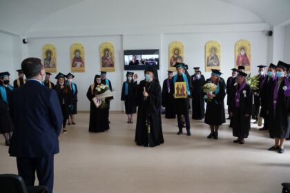 Cursul festiv al studenţilor şi masteranzilor teologi gălăţeni – fotografia 19