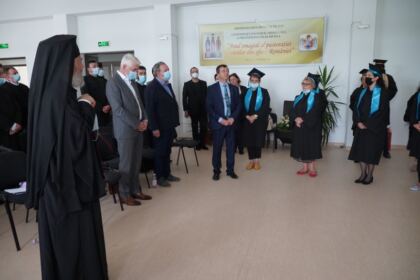 Cursul festiv al studenţilor şi masteranzilor teologi gălăţeni – fotografia 22